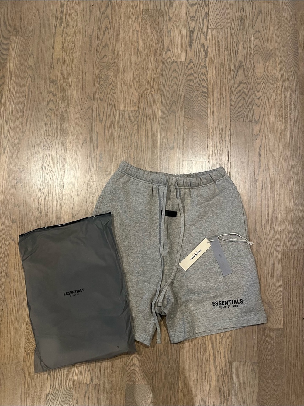 Essentials Fear of God dark oat Shorts